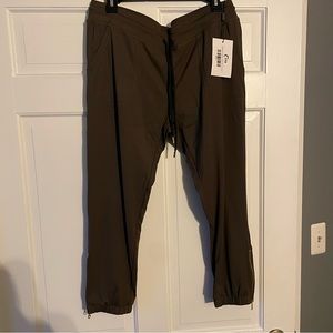 ZYIA Zipper Jogger